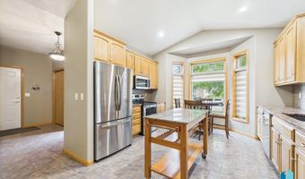 605 S Palmer Dr, Brandon, SD 57005