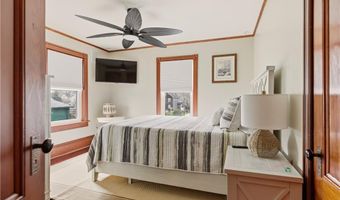 23 Clinton St, Newport, RI 02840