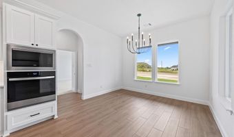 233 Oak Meadow Ln, Weatherford, TX 76085