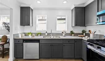 426 W 63rd Pl, Los Angeles, CA 90003