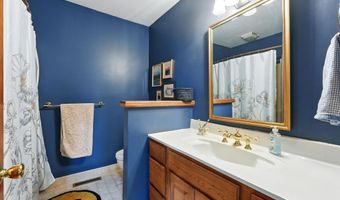 704 Redding Rd, Angola, IN 46703