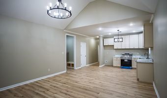 111 College St, Batesville, MS 38606