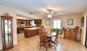 902 CRESTVIEW Dr, Auburndale, FL 33823