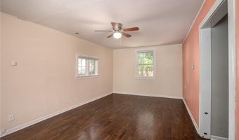 914 Jersey St, Baldwin City, KS 66006