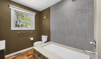 31 Hillandale Rd, Danbury, CT 06811