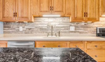 123 Mount Hope Ave, Bangor, ME 04401