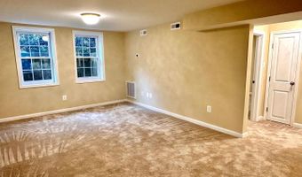 6727 W WAKEFIELD Dr #J, Alexandria, VA 22307