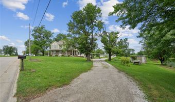 512 N D St, Albia, IA 52531