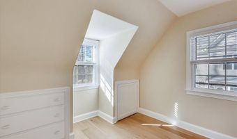 8908 GRANT St, Bethesda, MD 20817