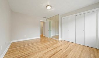30 Dutchess Dr, Cranston, RI 02921