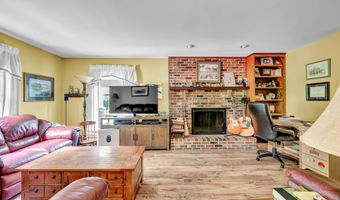 1 Guernsey Rd, Brookfield, CT 06804