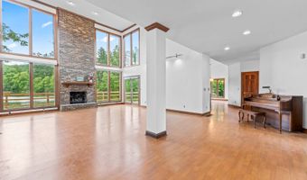 106 DK Ranch Ln, Ashland, KY 41102