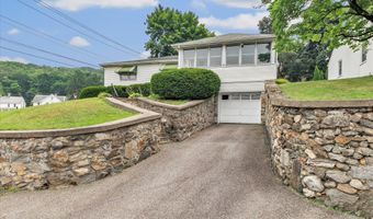 124 N Cliff St, Ansonia, CT 06401