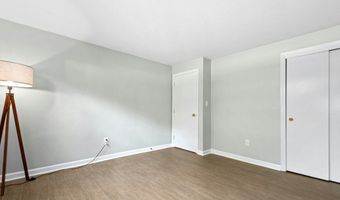 1 Town House Ln 6, Acton, MA 01720