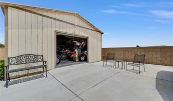 13931 Falling Leaf Rd, Apple Valley, CA 92307