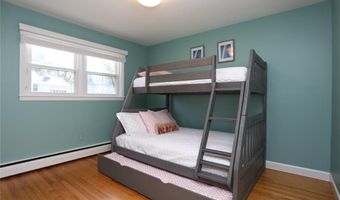 5 ODonnell Rd, Middletown, RI 02842