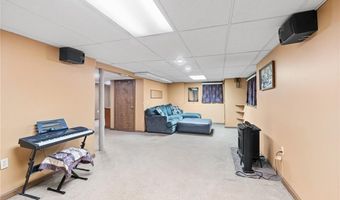 65 Winfield Rd, Johnston, RI 02919