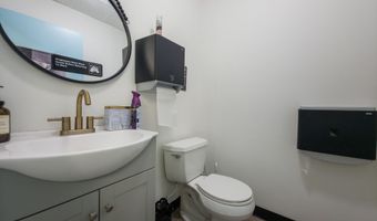 1 W Main St, Albion, IL 62806