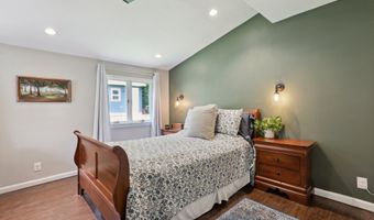 52 Berkshire Dr, Brookfield, CT 06804