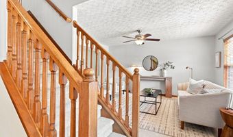 1438 Newell Ct, Columbus, OH 43228