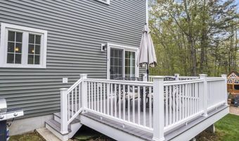 90 Village Place Dr, Barrington, NH 03825