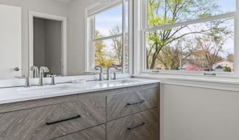 627 S Patton Ave, Arlington Heights, IL 60005