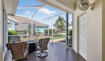 5610 GOLDEN ISLES Dr, Apollo Beach, FL 33572