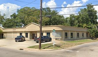 2030 Pass Rd, Biloxi, MS 39531