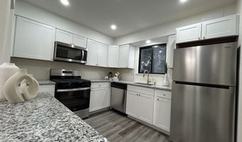 38 Sutton Pl 38, Bloomfield, CT 06002