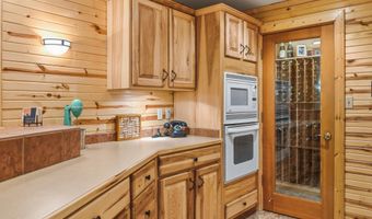 10047 SW 101st St, Auburn, KS 66402