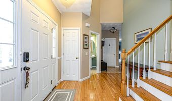 394 Westmoreland Ln, North Kingstown, RI 02852