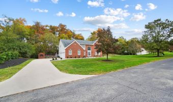 2558 Apple Ridge Ln, Amberley, OH 45236