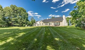 573 Castle Ridge Dr, Ballwin, MO 63021