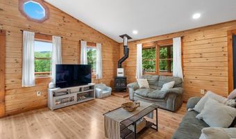 46 Log Cabin Dr, Cambridge, VT 05465