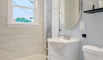 2139 S OXFORD St, Arlington, VA 22204