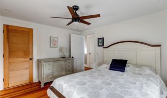 5 Howard St 2, Newport, RI 02840
