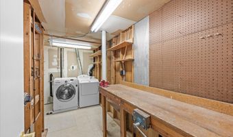 4619 MAYHUNT Ct, Alexandria, VA 22312