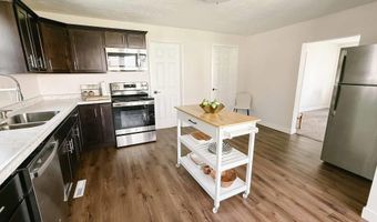 206 8th St, Alton, IA 51003