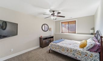 1404 S 10th St, Adel, IA 50003