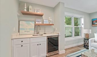 111 CEDAR Ave, Anna Maria, FL 34216