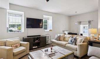 25 Water St 101, East Greenwich, RI 02818