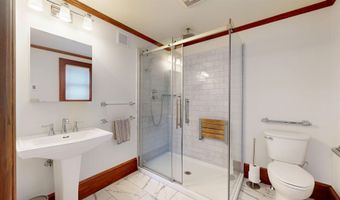 25 University Ter, Burlington, VT 05401