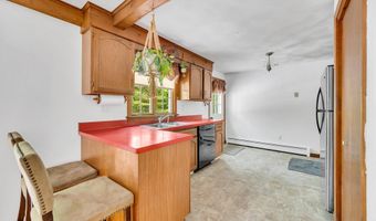 21 Quarry Rd, Branford, CT 06405