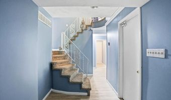 826 Yorkshire Rd, Anderson, IN 46012