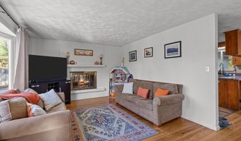 50 Circledale Dr, Cumberland, RI 02864