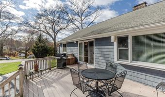 33 Rosewood Ln, Cumberland, RI 02864