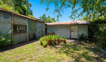 34 7th St, Apalachicola, FL 32320