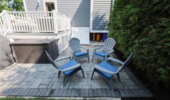 48 Garfield Ave, Bristol, RI 02809