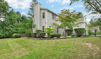 28 Loudon Pkwy, Albany, NY 12211