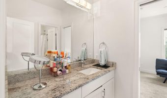 4226 40TH St N, Arlington, VA 22207